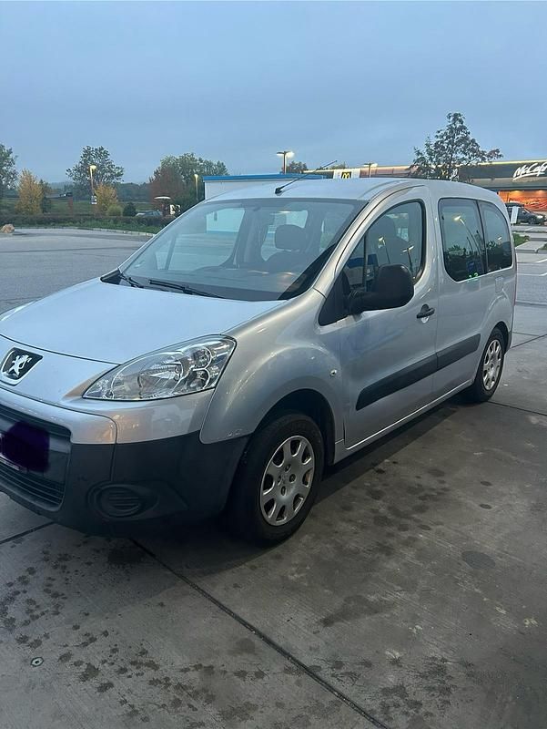 Silber Gebraucht 2008 Peugeot Partner Tepee Van / Kleinbus | 2.950 € (Guter Preis) - Bild 1/4