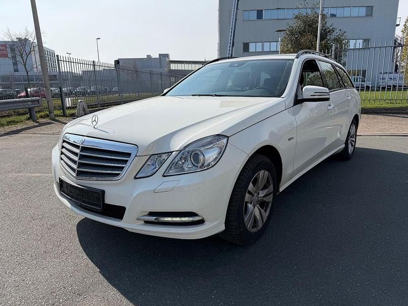 Gebraucht Mercedes E200 184 PS (135 kW) 2010 Weiß Kombi
