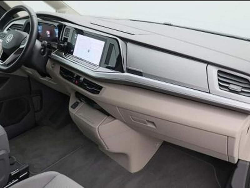 Second-hand VW Multivan Life 150 CP (110 kW) 2024 Monovolum