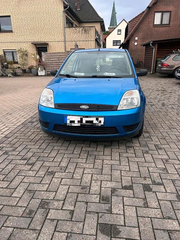 Blau Gebraucht 2005 Ford Fiesta Kleinwagen | 800 € (Guter Preis) - Bild 1/4