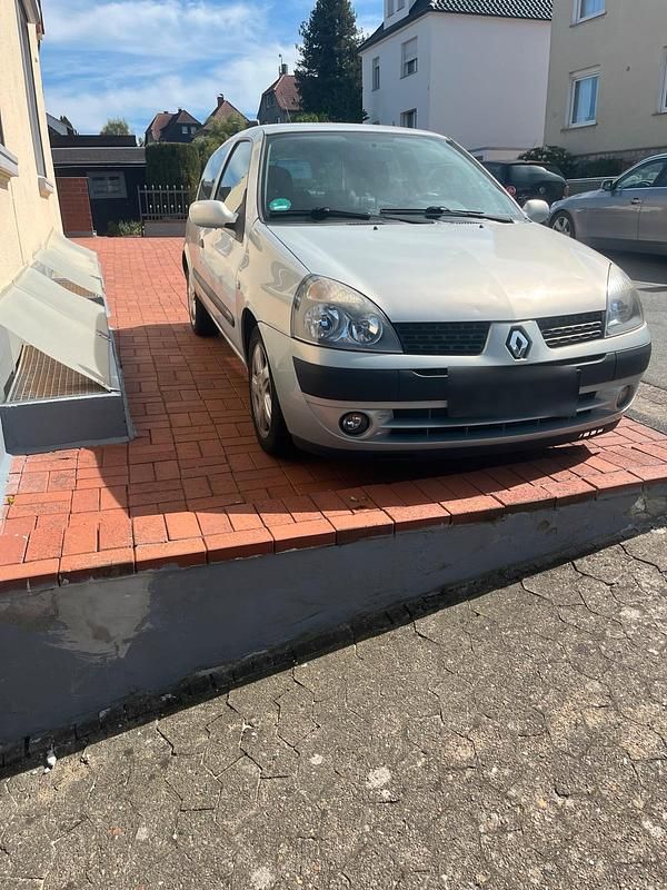 Second-hand Renault Clio II 2002 Argintiu Hatchback