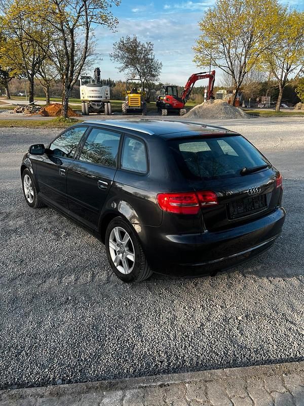 Second-hand Audi A3 105 CP (77 kW) 2011 Negru Hatchback
