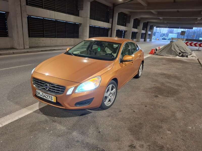 Braun Gebraucht 2010 Volvo S60 Summum Limousine | 6.850 € (Fairer Preis) - Bild 1/4