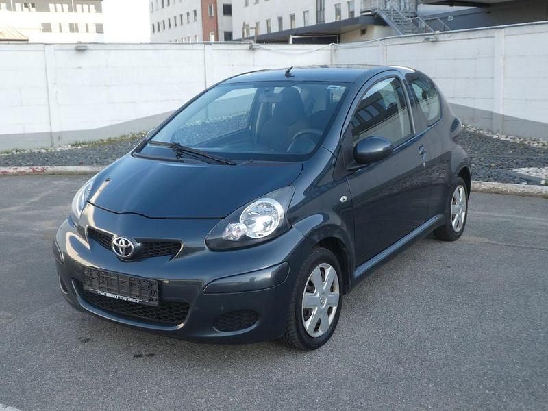 Gebraucht Toyota Aygo Cool 68 PS (50 kW) 2009 Grau Kleinwagen