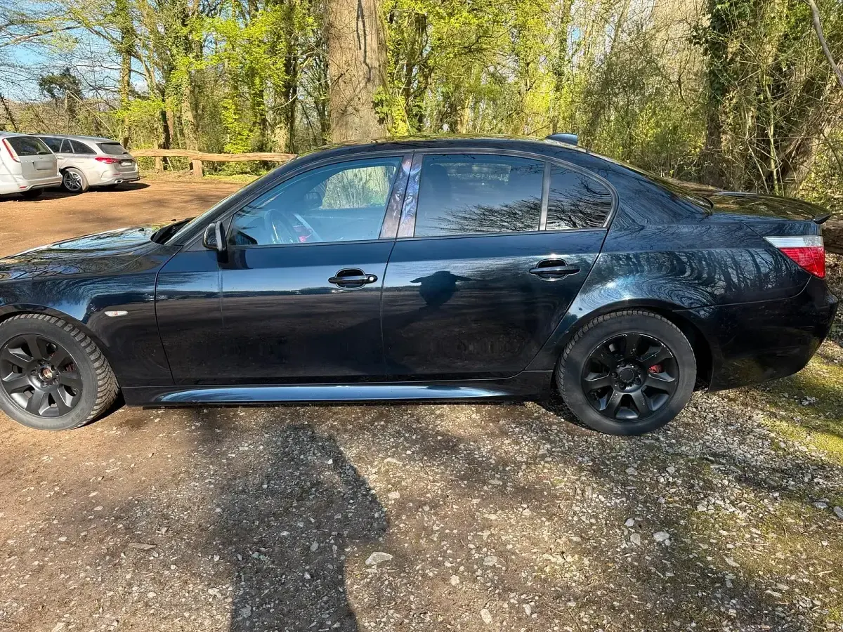 Używany BMW 530 218 KM (160 kW) 2006 Czarny Sedan/Limuzyna