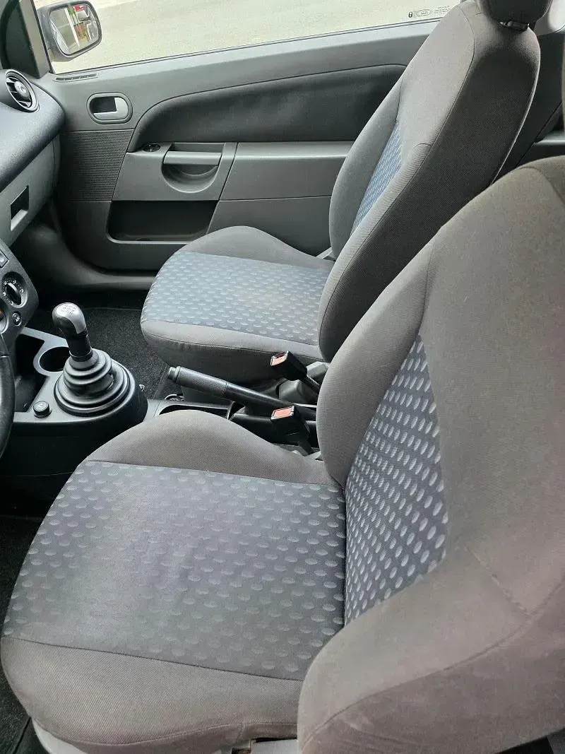 Gebraucht Ford Fiesta 80 PS (58 kW) 2003 Silber Kleinwagen
