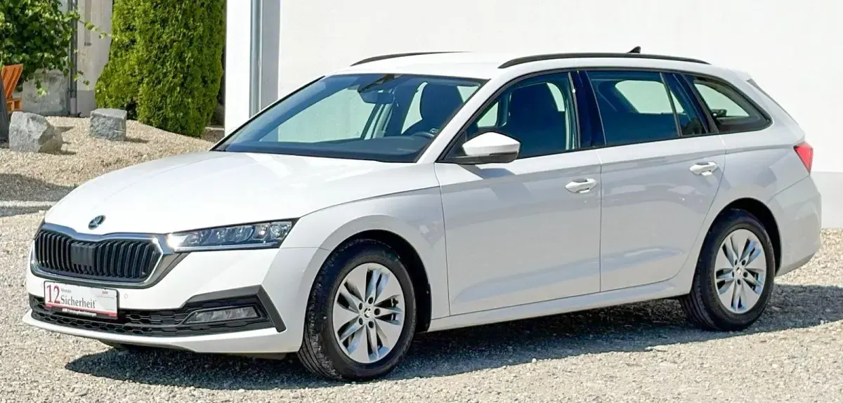 Gebraucht Skoda Octavia Ambition 150 PS (110 kW) 2021 Weiß Kombi