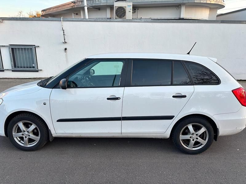 Gebraucht Skoda Fabia 89 PS (65 kW) 2013 Weiß Kombi