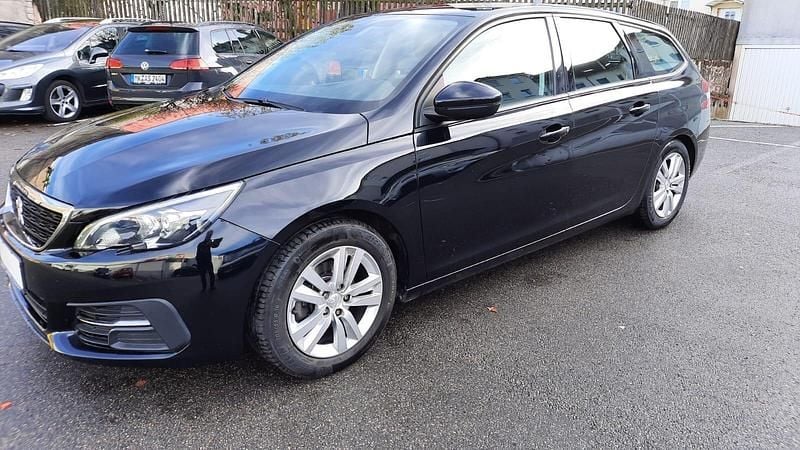 Gebraucht Peugeot 308 Active 131 PS (96 kW) 2019 Schwarz perla nera/metallic Kombi