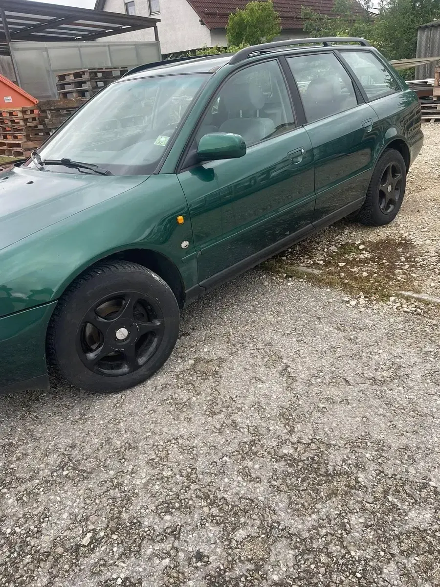 Gebraucht Audi A4 110 PS (80 kW) 1997 Grün Kombi