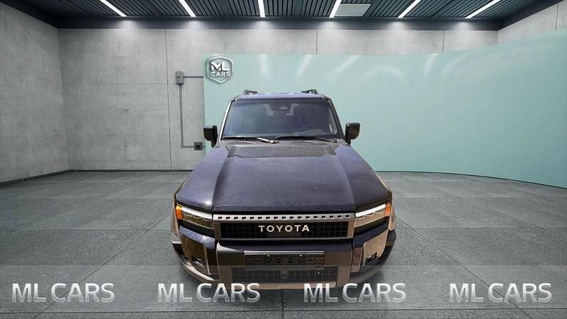Schwarz Gebraucht 2025 Toyota Land Cruiser TEC-Edition SUV | 83.500 € (Etwas zu teuer) - Bild 1/4
