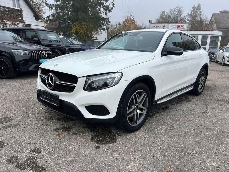 Weiß Gebraucht 2017 Mercedes GLC220 AMG Limousine | 27.900 € (Teuer) - Bild 1/4