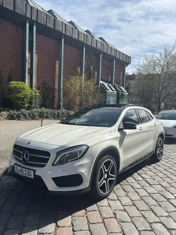 Gebraucht Mercedes GLA250 AMG line 211 PS (155 kW) 2015 Weiß SUV