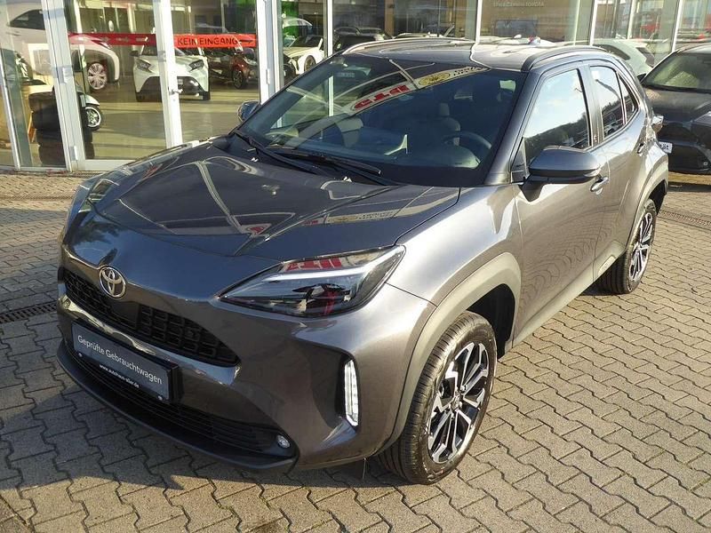 Marlingrau Gebraucht 2024 Toyota Yaris Cross SUV | 30.890 € (Teuer) - Bild 1/4