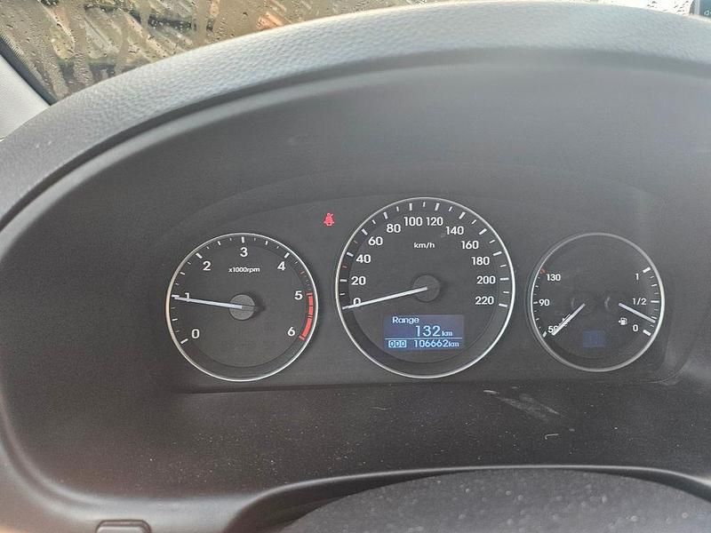 Schwarz Gebraucht 2016 Hyundai H-1 Van | 17.399 € (Etwas zu teuer) - Bild 1/4