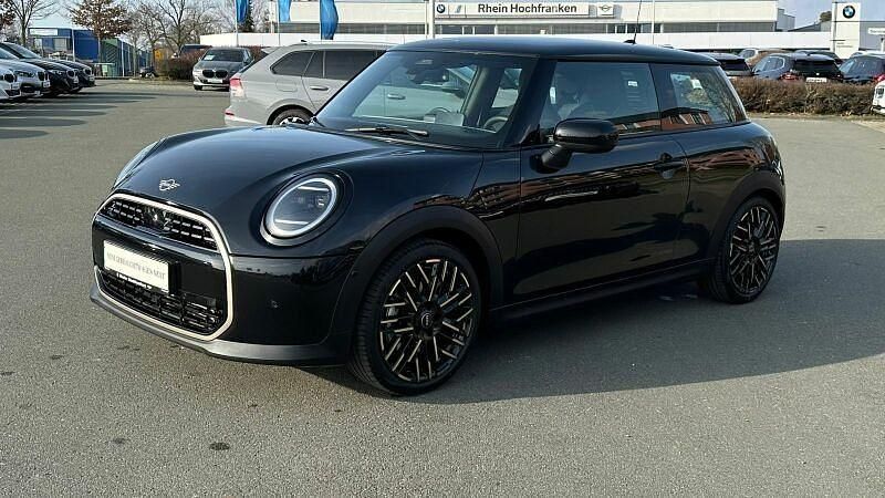Gebraucht Mini Cooper 114 kW (156 PS) 2025 Midnight black metallic Kleinwagen