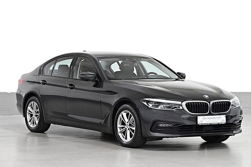 Grau Gebraucht 2020 BMW 520 Sport Line Limousine | 21.990 € (Fairer Preis) - Bild 1/4
