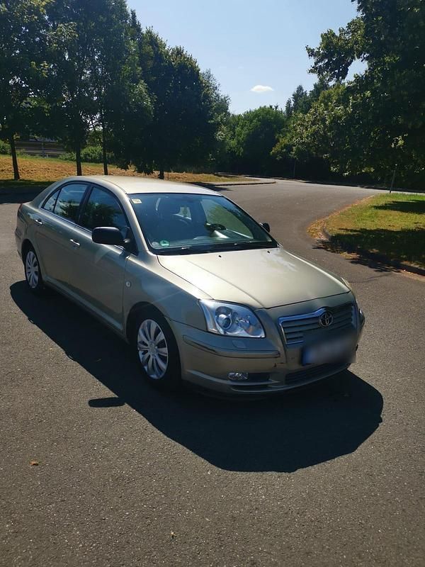 Beige Gebraucht 2006 Toyota Avensis T2 Limousine | 2.999 € (Fairer Preis) - Bild 1/4