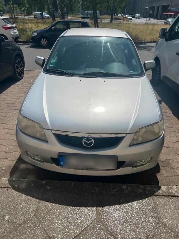 Silber Gebraucht 2001 Mazda 323 Kleinwagen | 1.000 € - Bild 1/4