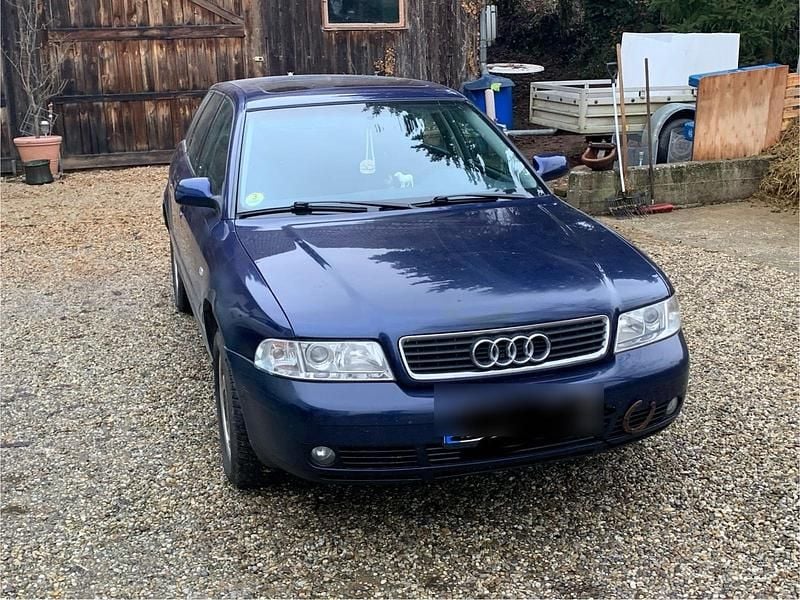 Blau Gebraucht 1999 Audi A4 Kombi | 1.300 € (Guter Preis) - Bild 1/4