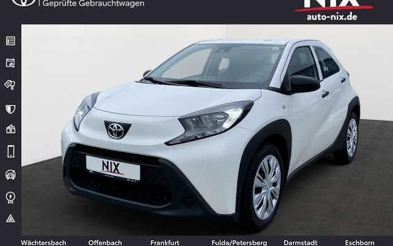 Weiß Gebraucht 2022 Toyota Aygo Kleinwagen | 12.890 € (Guter Preis) - Bild 1/4