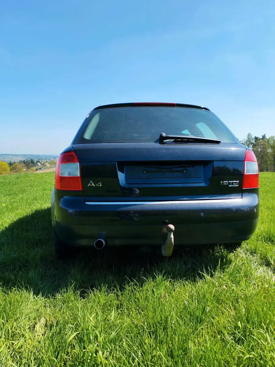Usata Audi A4 131 CV (96 kW) 2003 Nero Station wagon