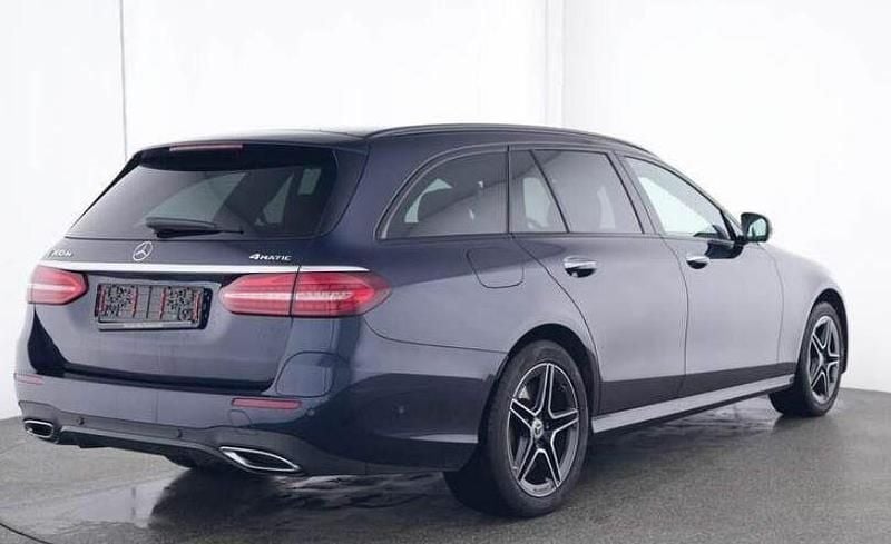 Gebraucht Mercedes E300 AMG line 194 PS (142 kW) 2023 Lack nautikblau Kombi