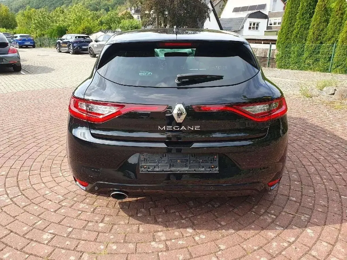 Gebraucht Renault Mégane IV Bose Edition 163 PS (119 kW) 2018 Sternenschwarz Limousine