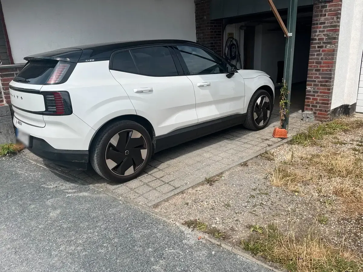 Gebraucht Volvo EX30 Plus 308 kW (420 PS) 2024 Weiß SUV
