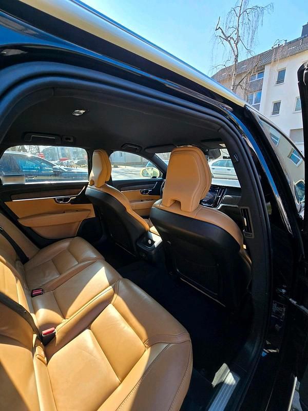 Gebraucht Volvo V90 199 PS (146 kW) 2022 Schwarz Kombi