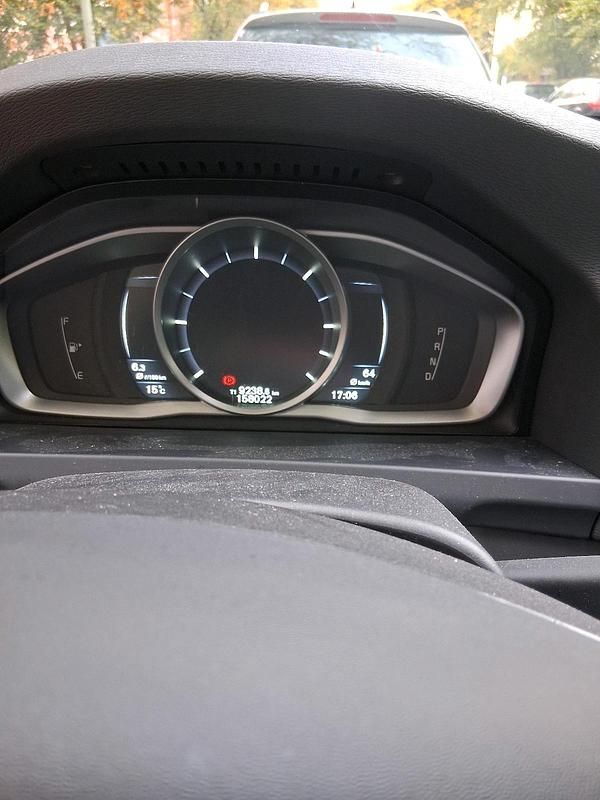 Grau Gebraucht 2014 Volvo V60 Kombi | 11.000 € - Bild 1/4