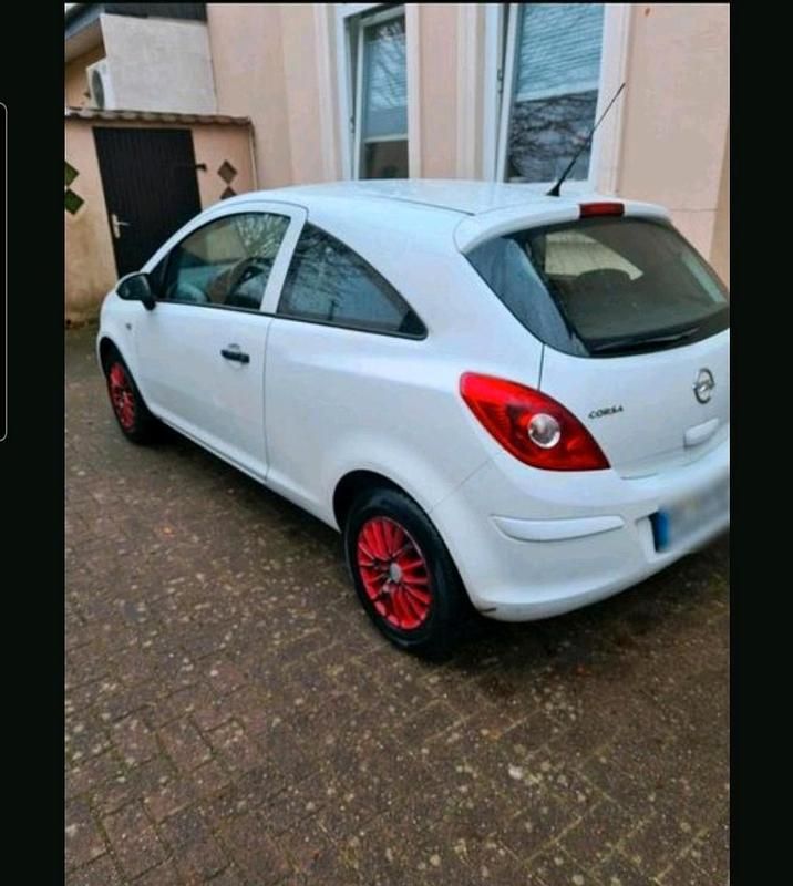 Gebraucht Opel Corsa 69 PS (50 kW) 2014 Weiß Kleinwagen