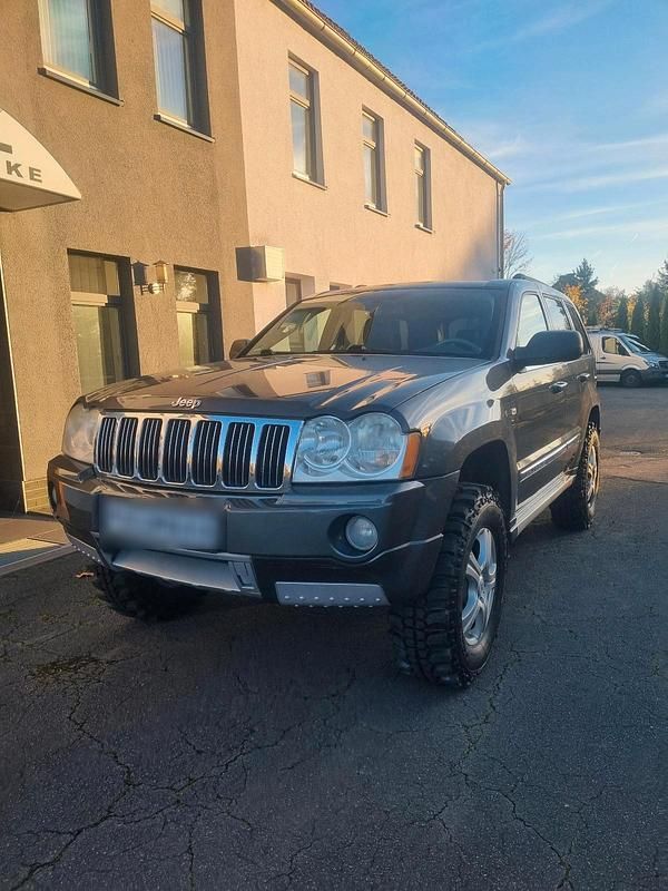 Grau Gebraucht 2006 Jeep Grand Cherokee SUV | 11.900 € - Bild 1/4