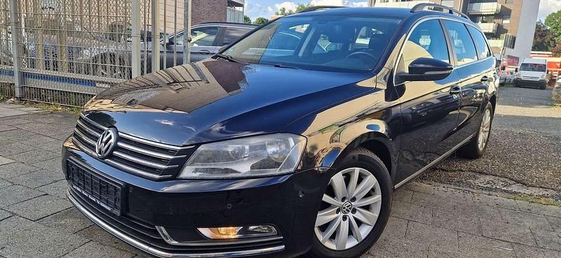 Schwarz Gebraucht 2010 VW Passat Comfortline Kombi | 4.999 € (Fairer Preis) - Bild 1/4