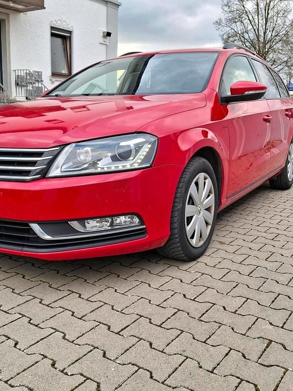 Gebraucht VW Passat 140 PS (102 kW) 2013 Rot Kombi