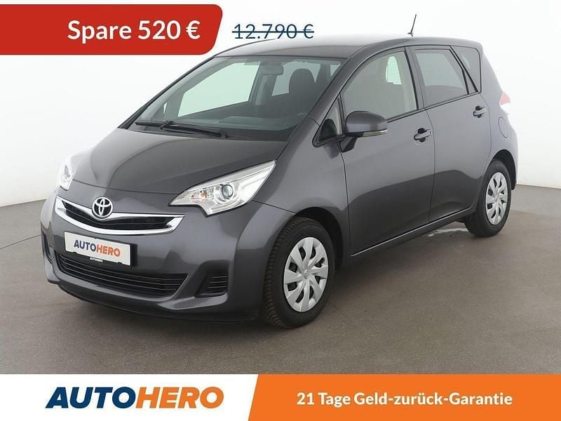 Grau Gebraucht 2015 Toyota Verso-S Life Van / Kleinbus | 11.980 € (Etwas zu teuer) - Bild 1/3