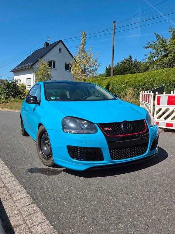 Blau Gebraucht 2006 VW Jetta Sportline Limousine | 4.500 € (Etwas zu teuer) - Bild 1/4