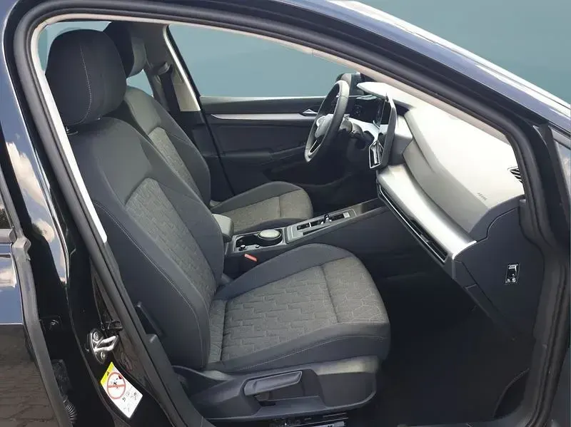Neu VW Golf VIII 116 PS (85 kW) 2026 Schwarz Kleinwagen