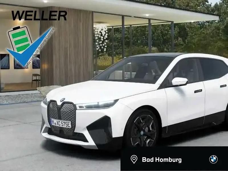 Mineralweiß (weiß) Gebraucht 2023 BMW iX Comfort Edition SUV | 48.490 € (Guter Preis) - Bild 1/3