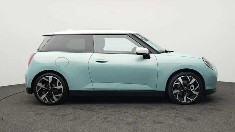 Gebraucht Mini Cooper Favoured 135 kW (184 PS) 2024 Grün Kleinwagen