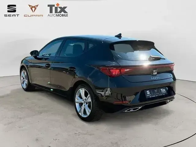 Gebraucht Seat Leon FR 116 PS (85 kW) 2023 Schwarz Limousine