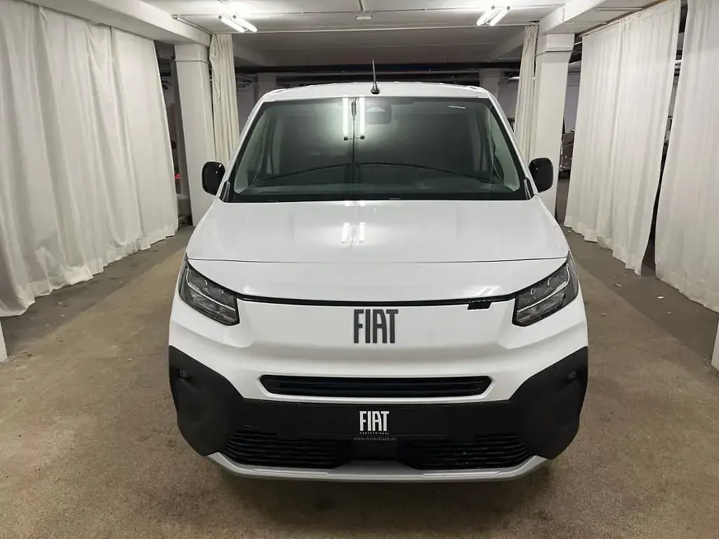 Neu Fiat Doblò 131 PS (96 kW) 2026 Weiß Van / Kleinbus
