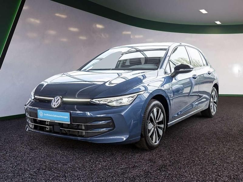 Gebraucht VW Golf VIII Goal 150 PS (110 kW) 2025 Blau / anemonenblau Limousine