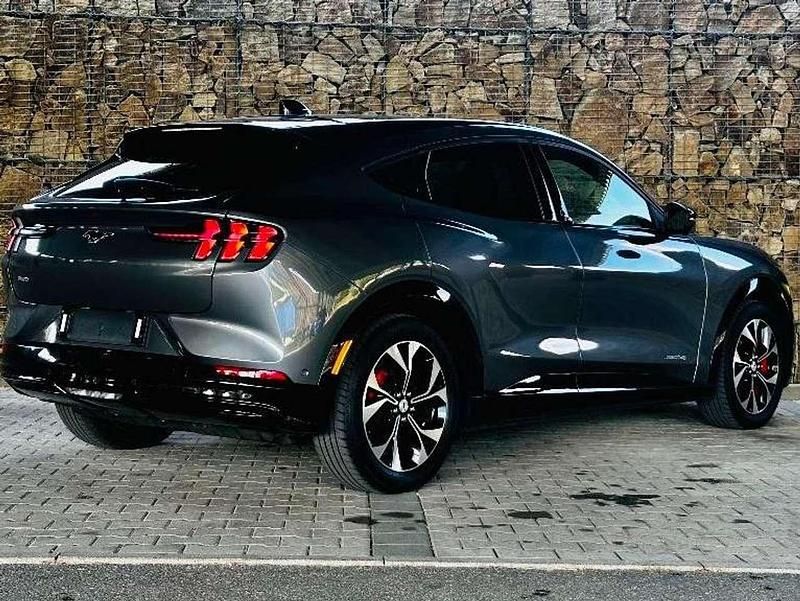 Gebraucht Ford Mustang Mach-E 189 kW (258 PS) 2021 Grau SUV