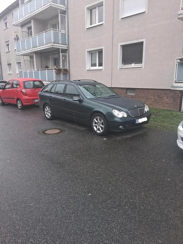 Grün Gebraucht 2006 Mercedes C220 Kombi | 2.200 € (Guter Preis) - Bild 1/4