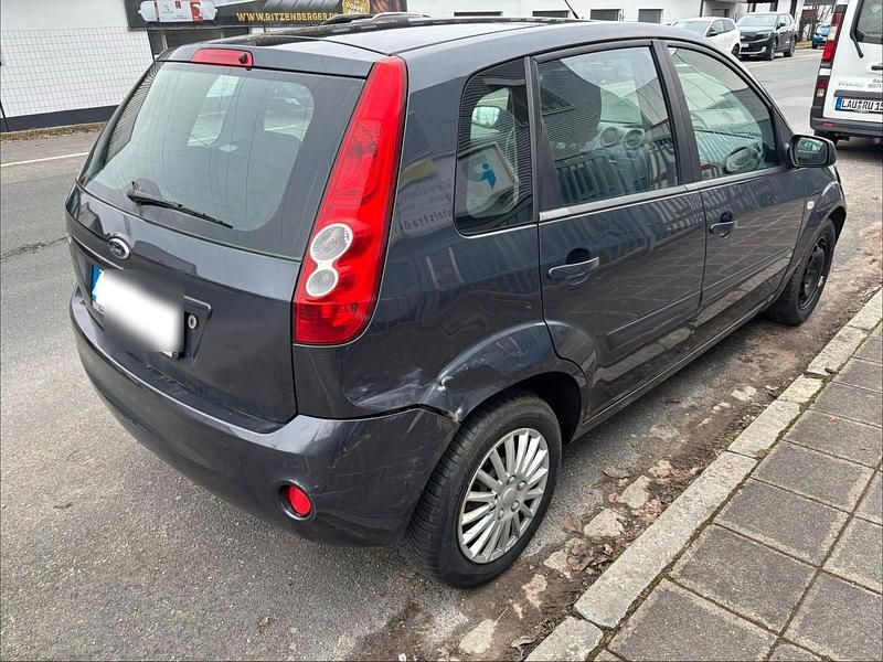 Gebraucht Ford Fiesta 69 PS (50 kW) 2008 Grau Kleinwagen