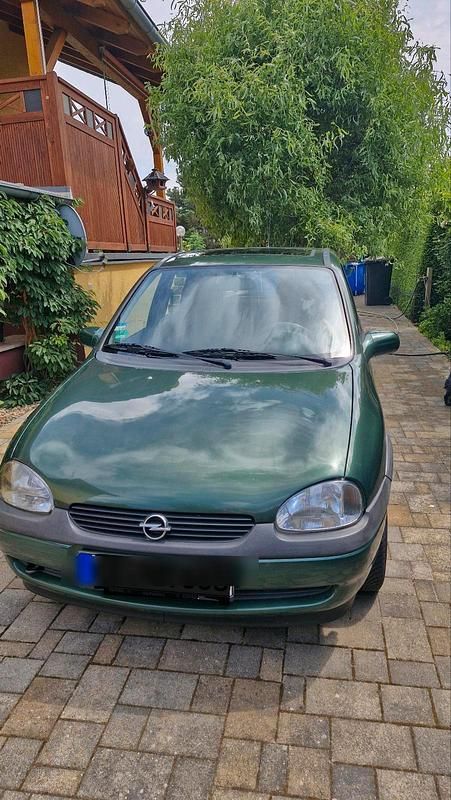 Grün Gebraucht 2000 Opel Corsa Eco Kleinwagen | 350 € (Guter Preis) - Bild 1/4