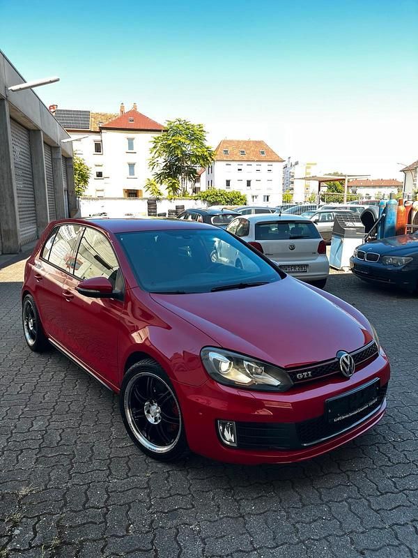 Rot Gebraucht 2011 VW Golf VI GTI Limousine | 8.399 € (Guter Preis) - Bild 1/4