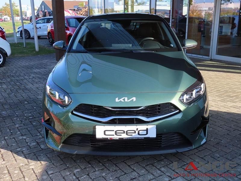 Gebraucht Kia Ceed 140 PS (102 kW) 2025 (exg) experience green m Kleinwagen