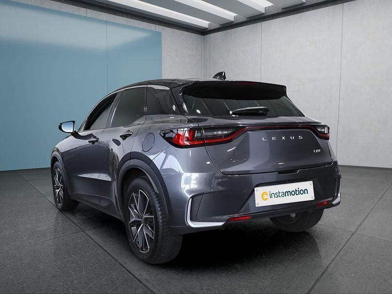 Gebraucht Lexus LBX 136 PS (100 kW) 2024 Grau SUV